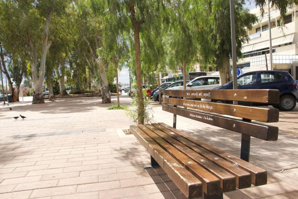 Glyfada Path Of Poets Apartment Atena Exterior foto